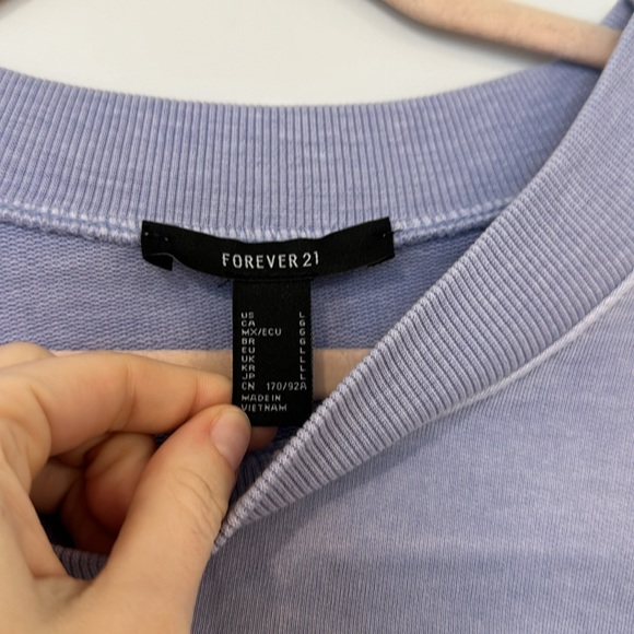 Forever 21 crop crew with cute design size Large - Picture 2 of 3